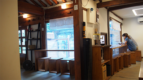 韓国伝統家屋の韓屋を改装したお店がまたオシャレ