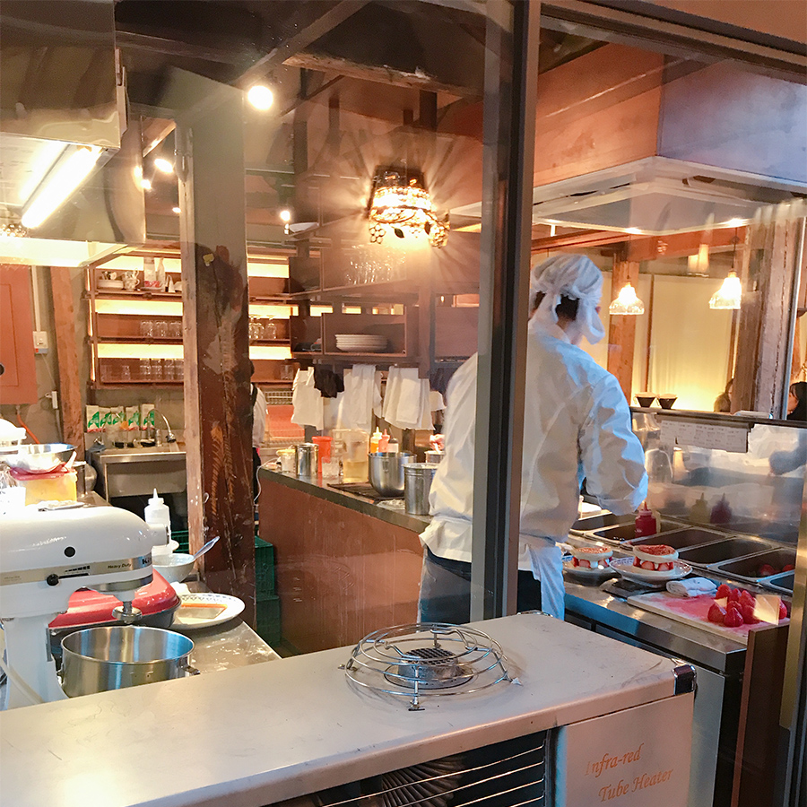 アンティークカフェ『椿洋菓店』