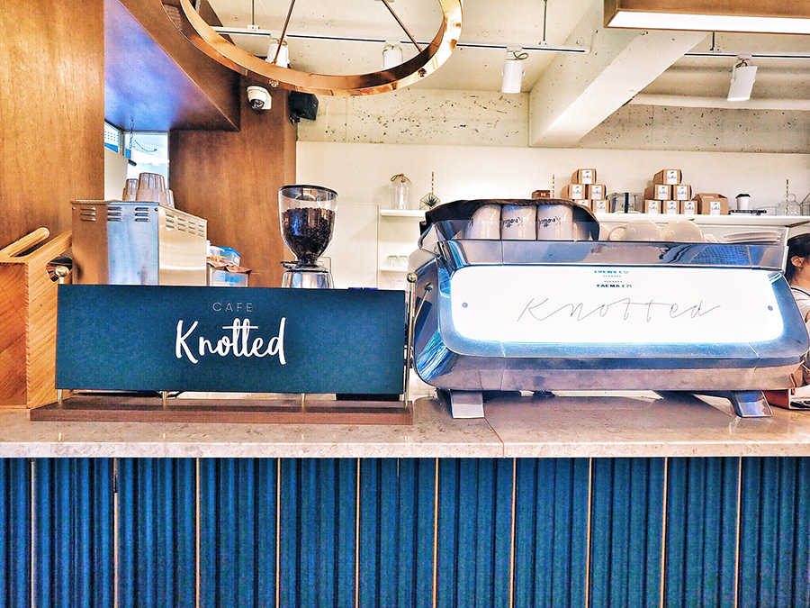 スイーツカフェ「Cafe Knotted」